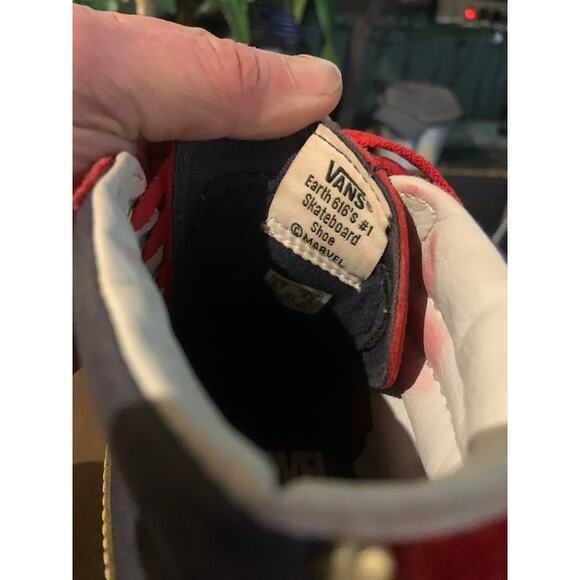 Captain Marvel x Vans sneakers shoes Men's 6.5 Women's 8 Earth 616's Sk8 HiTopsi - Picture 6 of 9